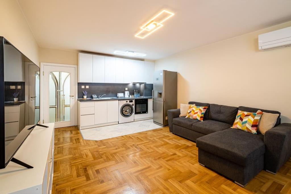 Varna Central 2Bdrm Apartment Exterior photo