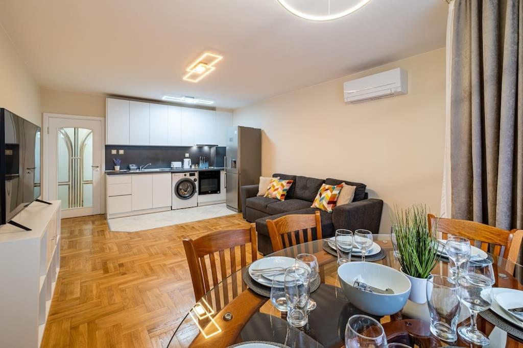 Varna Central 2Bdrm Apartment Exterior photo