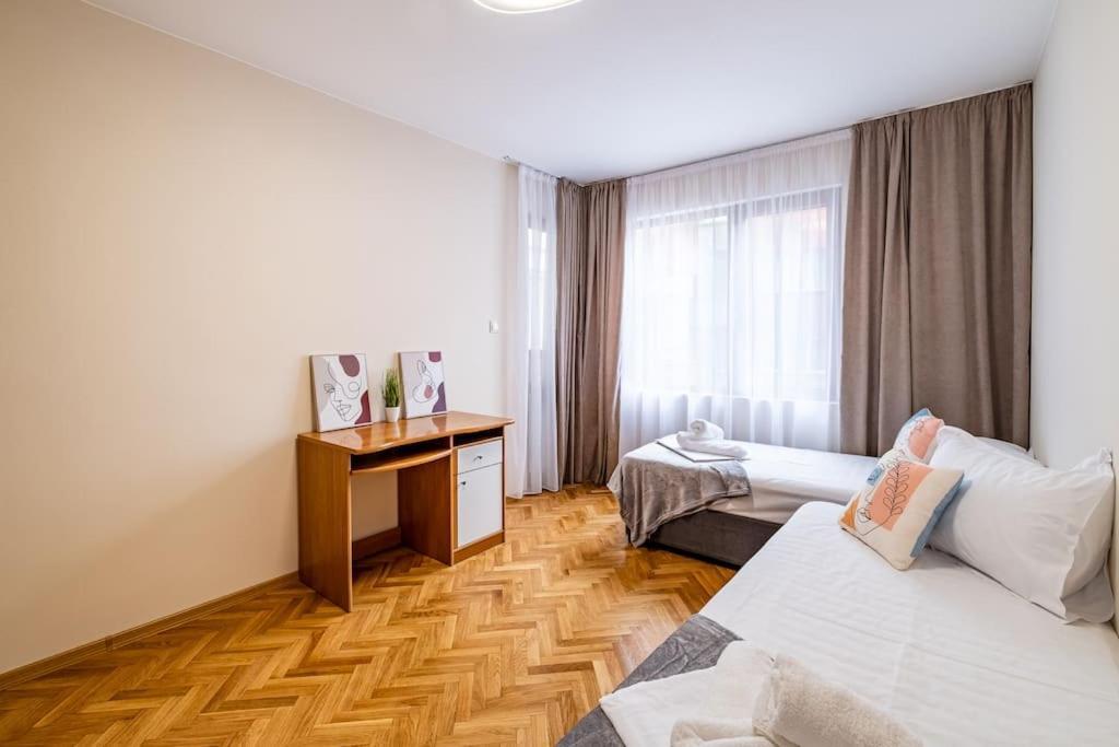 Varna Central 2Bdrm Apartment Exterior photo