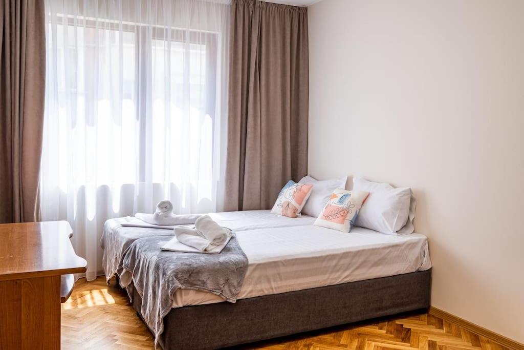 Varna Central 2Bdrm Apartment Exterior photo