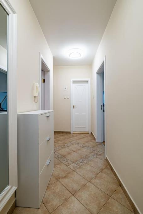 Varna Central 2Bdrm Apartment Exterior photo