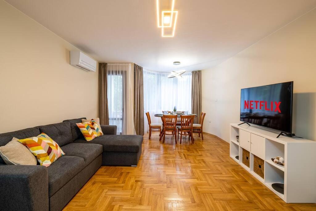 Varna Central 2Bdrm Apartment Exterior photo